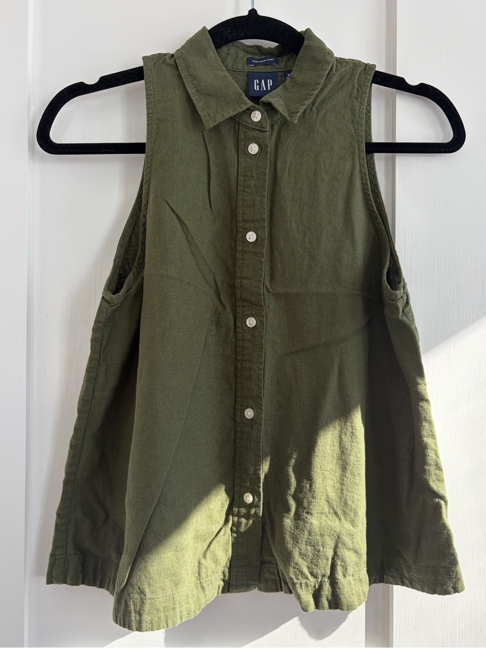 GAP Women’s Sleeveless Collared Button Down Blouse Size XS
